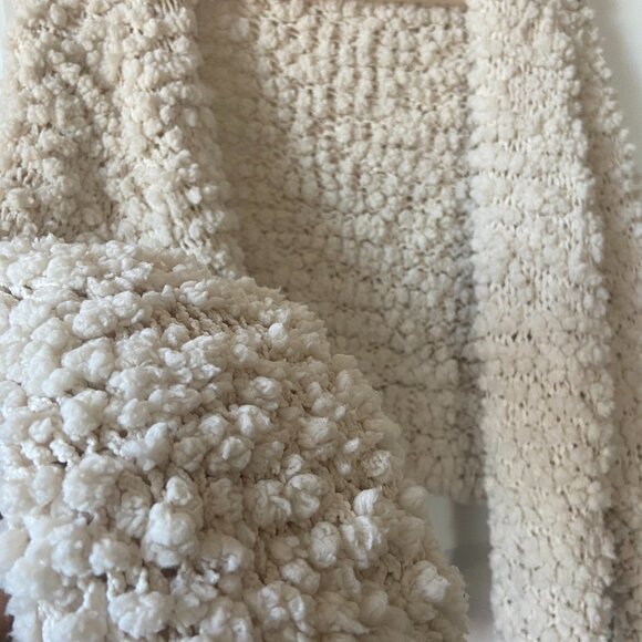 Women's H&M Ivory Cropped Knit Sweater Puffer Vest US - Large Size, Chic Jacket - Picture 7 of 9